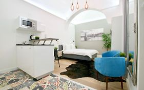 Standard Apartment By Hi5 - Nagysandor Street